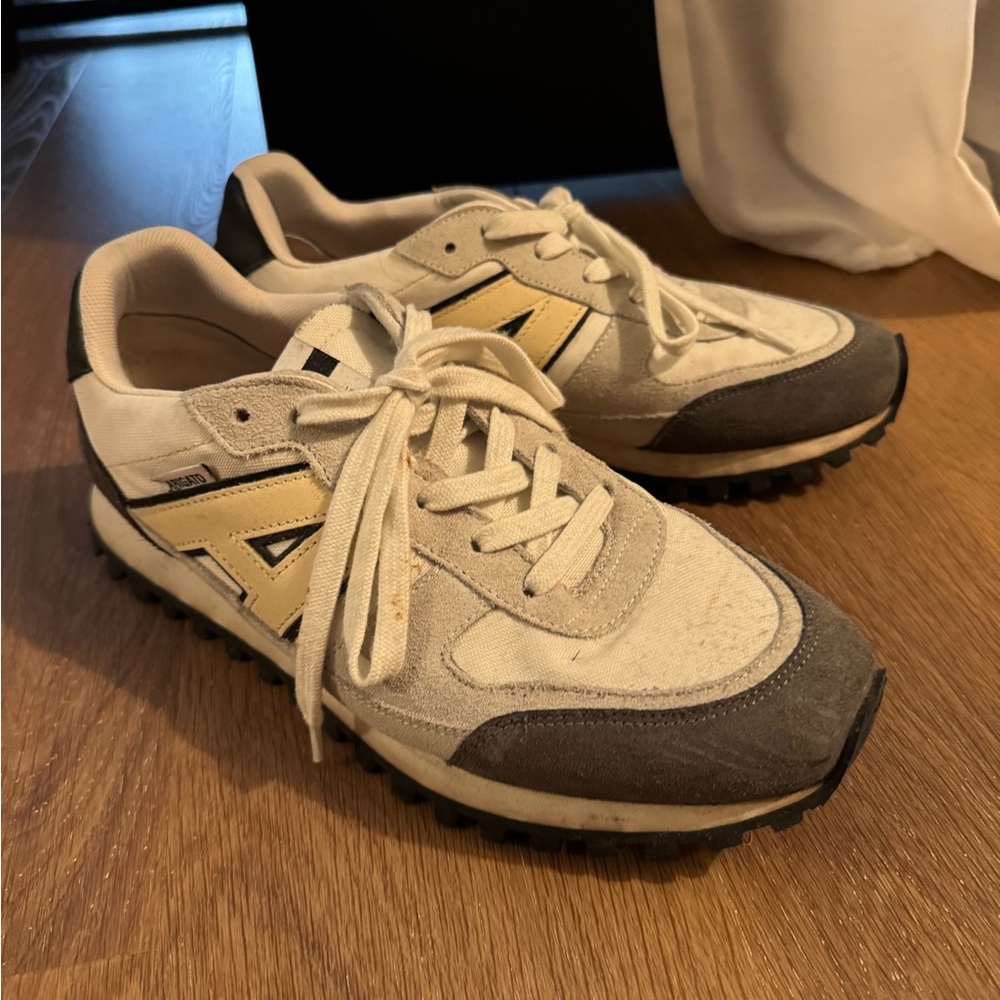Axel Arigato Aeon Runners Size 9US